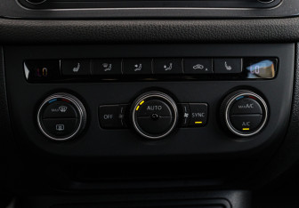 Подержанный автомобиль Volkswagen Tiguan 2016 года (17 фото)