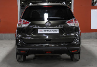 Подержанный автомобиль Nissan X-Trail 2016 года (6 фото)