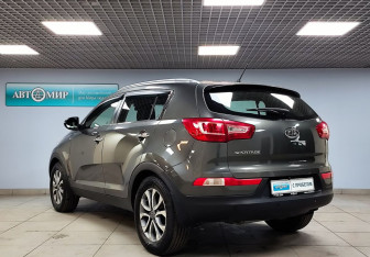 Подержанный автомобиль Kia Sportage 2012 года (7 фото)