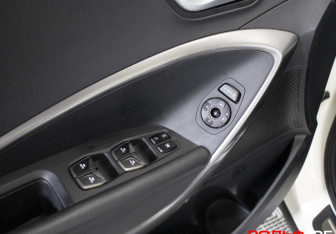 Подержанный автомобиль Hyundai Santa Fe 2015 года (20 фото)