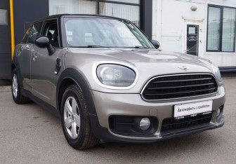 Подержанный автомобиль MINI Countryman 2017 года (3 фото)