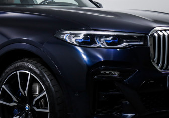 Подержанный автомобиль BMW X7 2022 года (17 фото)