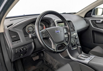 Подержанный автомобиль Volvo XC60 2012 года (16 фото)