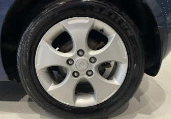 Подержанный автомобиль Kia Venga 2012 года (18 фото)