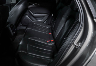 Подержанный автомобиль Audi A6 Sedan 2011 года (10 фото)