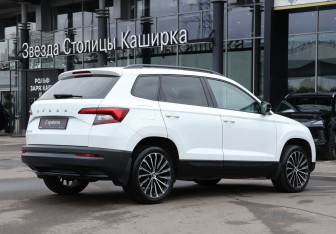 Подержанный автомобиль Skoda Karoq 2020 года (5 фото)