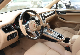 Подержанный автомобиль Porsche Macan 2014 года (13 фото)