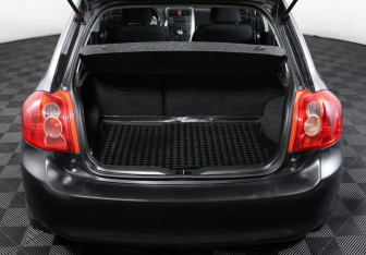 Подержанный автомобиль Toyota Auris Hatchback 2007 года (10 фото)