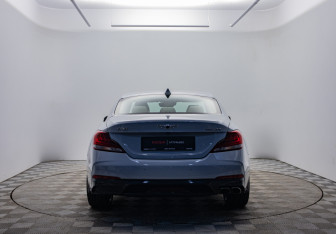 Подержанный автомобиль Genesis G70 2019 года (6 фото)