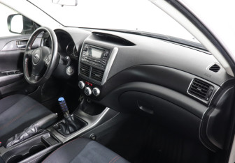 Подержанный автомобиль Subaru Impreza WRX Sedan 2011 года (10 фото)
