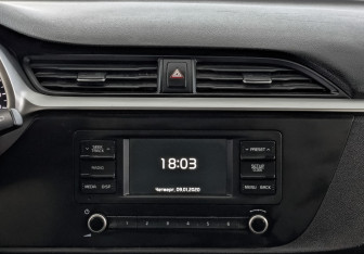 Подержанный автомобиль Kia Rio Hatchback 2021 года (17 фото)