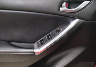 Подержанный автомобиль Mazda CX-5 2013 года (21 фото)