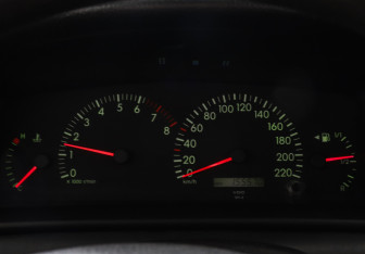 Подержанный автомобиль Toyota Corolla Sedan 2004 года (11 фото)