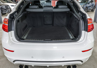 Подержанный автомобиль BMW X6 M 2012 года (10 фото)