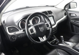 Подержанный автомобиль Dodge Journey 2011 года (9 фото)