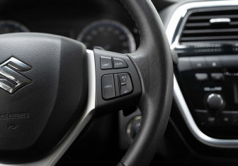 Подержанный автомобиль Suzuki SX4 Hatchback 2019 года (13 фото)