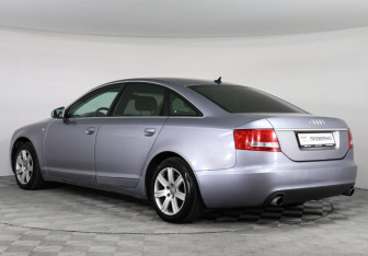 Подержанный автомобиль Audi A6 Sedan 2004 года (4 фото)