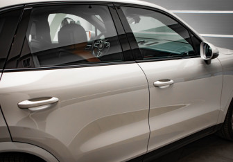 Подержанный автомобиль Porsche Cayenne 2021 года (36 фото)