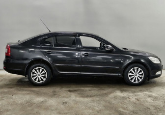Подержанный автомобиль Skoda Octavia Liftback 2010 года (4 фото)