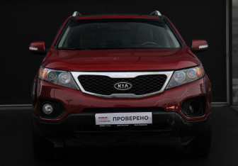 Подержанный автомобиль Kia Sorento 2010 года (2 фото)