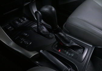 Подержанный автомобиль Toyota Land Cruiser Prado 2007 года (12 фото)