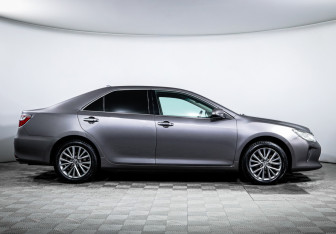Подержанный автомобиль Toyota Camry Sedan 2016 года (4 фото)