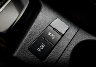 Подержанный автомобиль Toyota Corolla Sedan 2016 года (27 фото)