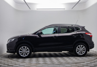 Подержанный автомобиль Nissan Qashqai 2014 года (8 фото)