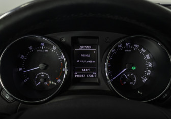 Подержанный автомобиль Skoda Yeti 2013 года (12 фото)