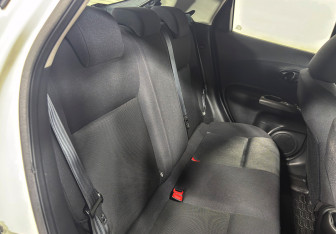 Подержанный автомобиль Nissan Juke 2013 года (10 фото)