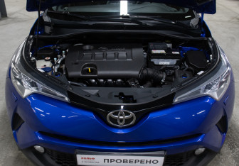 Подержанный автомобиль Toyota C-HR 2019 года (9 фото)