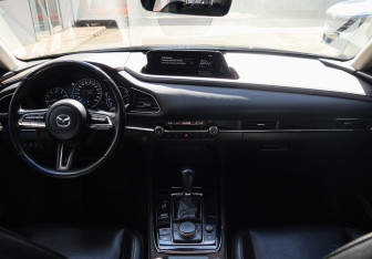 Подержанный автомобиль Mazda CX-30 2021 года (10 фото)