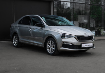 Подержанный автомобиль Skoda Rapid Liftback 2022 года (3 фото)