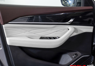 Подержанный автомобиль Geely Monjaro 2023 года (23 фото)