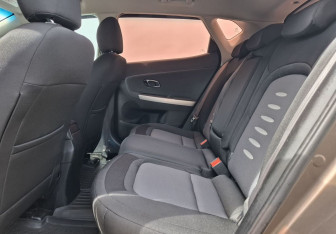 Подержанный автомобиль Kia Ceed Hatchback 2014 года (11 фото)