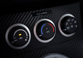 Подержанный автомобиль Nissan Sentra Sedan 2008 года (17 фото)