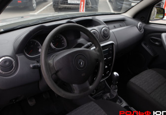 Подержанный автомобиль Renault Duster 2013 года (10 фото)