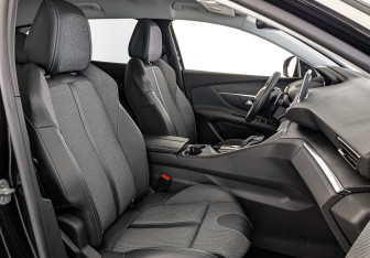 Подержанный автомобиль Peugeot 3008 2021 года (23 фото)