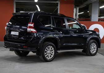 Подержанный автомобиль Toyota Land Cruiser Prado 2016 года (5 фото)