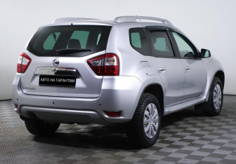 Подержанный автомобиль Nissan Terrano 2015 года (3 фото)