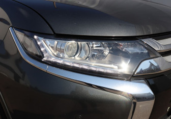 Подержанный автомобиль Mitsubishi Outlander 2015 года (24 фото)