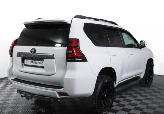Подержанный автомобиль Toyota Land Cruiser Prado 2019 года (5 фото)