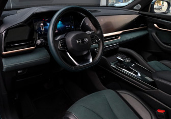 Подержанный автомобиль Geely Monjaro 2023 года (12 фото)