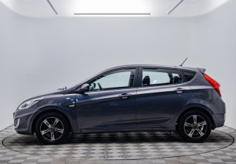 Подержанный автомобиль Hyundai Solaris Hatchback 2013 года (8 фото)