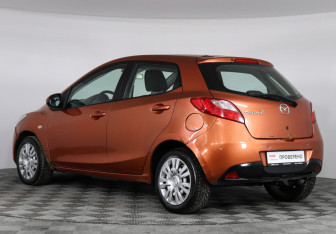 Подержанный автомобиль Mazda 2 Hatchback 2010 года (4 фото)