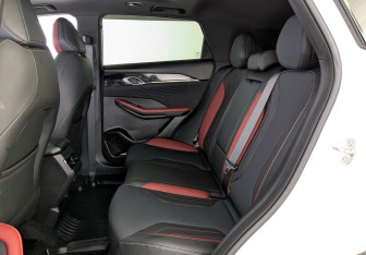 Подержанный автомобиль Geely Coolray 2024 года (11 фото)