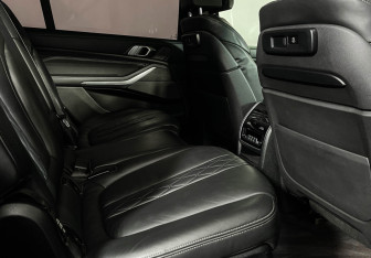 Подержанный автомобиль BMW X7 2019 года (14 фото)
