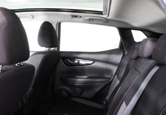 Подержанный автомобиль Nissan Qashqai 2020 года (12 фото)