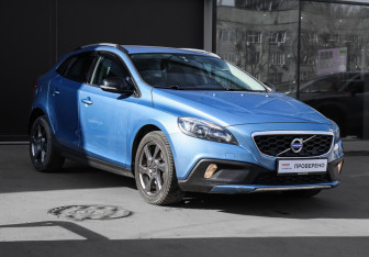 Подержанный автомобиль Volvo V40 Hatchback 2014 года (3 фото)