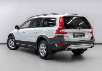 Подержанный автомобиль Volvo XC70 2014 года (7 фото)